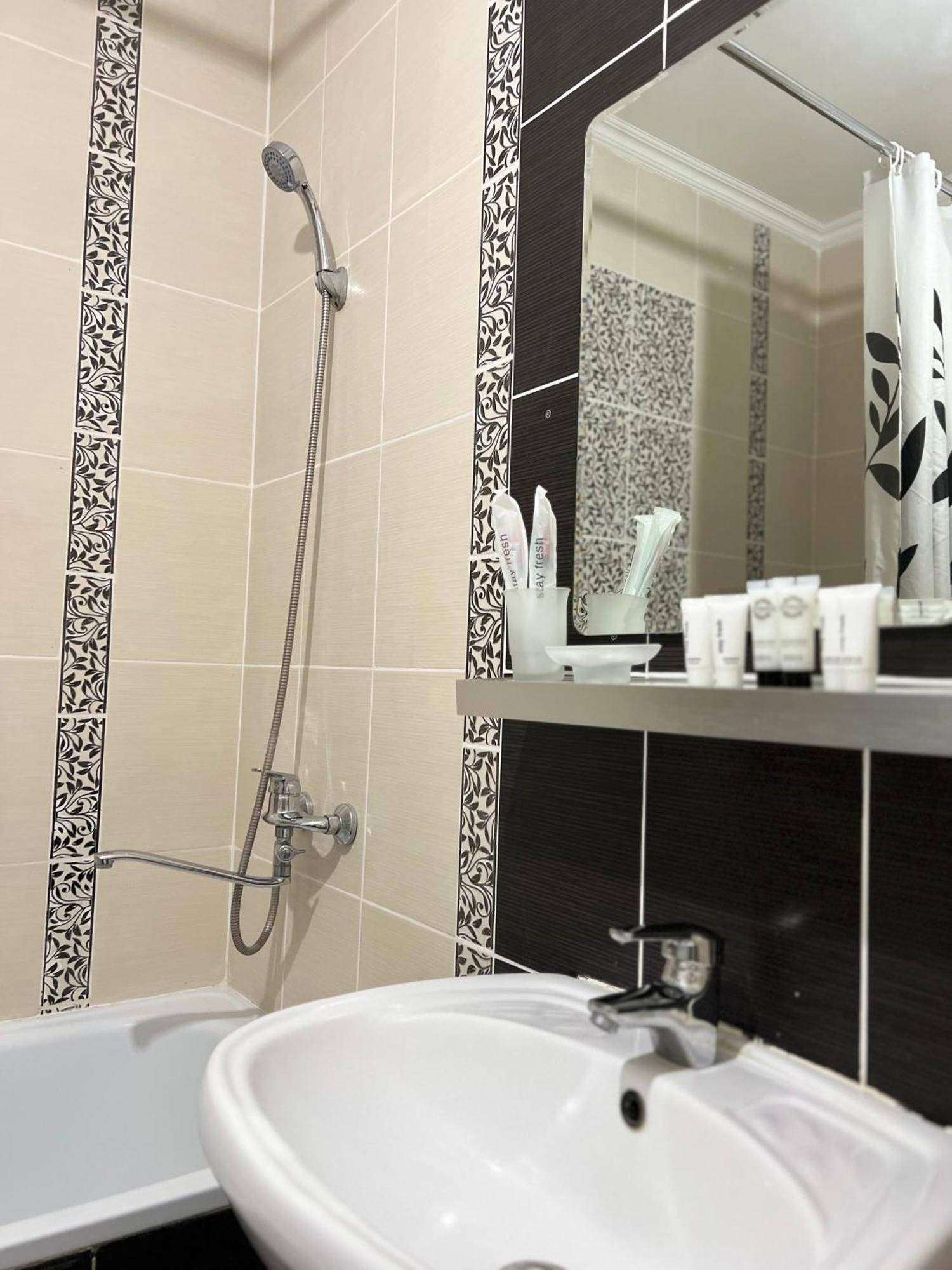 Hyat Apartment Bishkek Luaran gambar